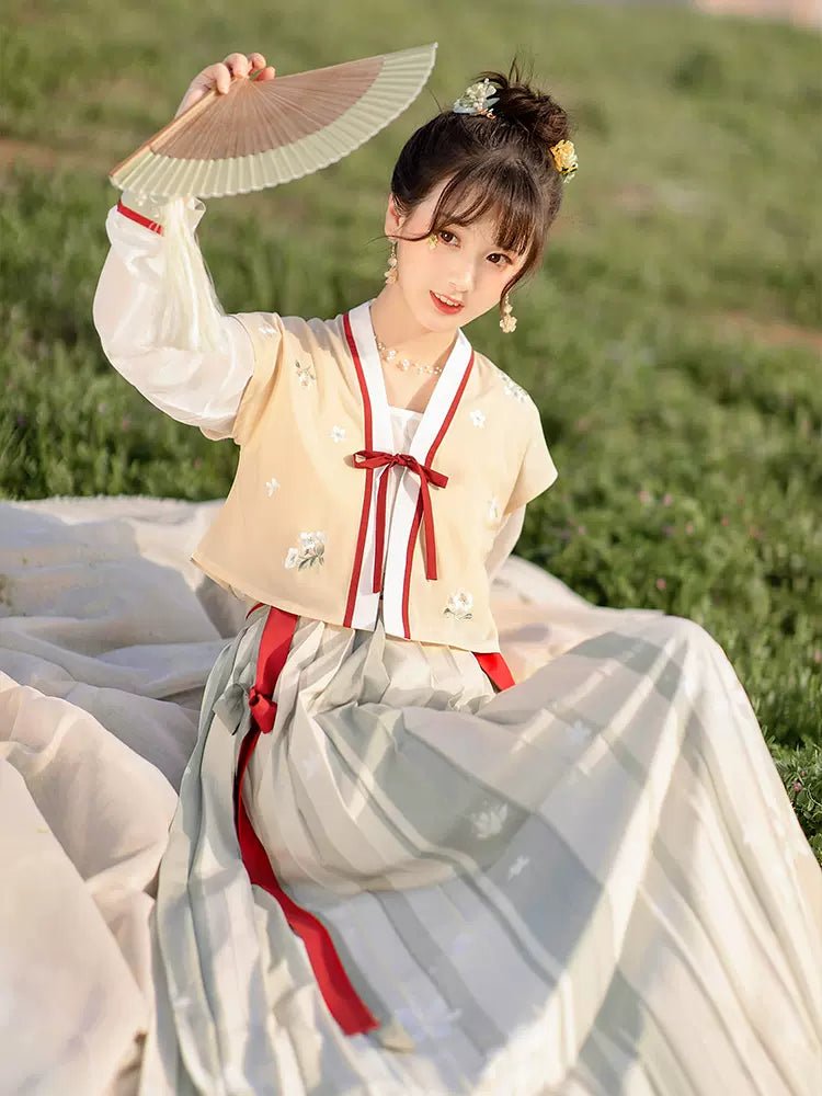 【Hanfu】Apricot Blossoms in Spring Rain | Tang Style Hanfuhan fu Chinese han fu hanfu male tang dynasty clothes chinese hanfu tang dynasty outfits traditiona hanfu dress chinese hanfu chinese style dress dress fashion cheongsam dress q