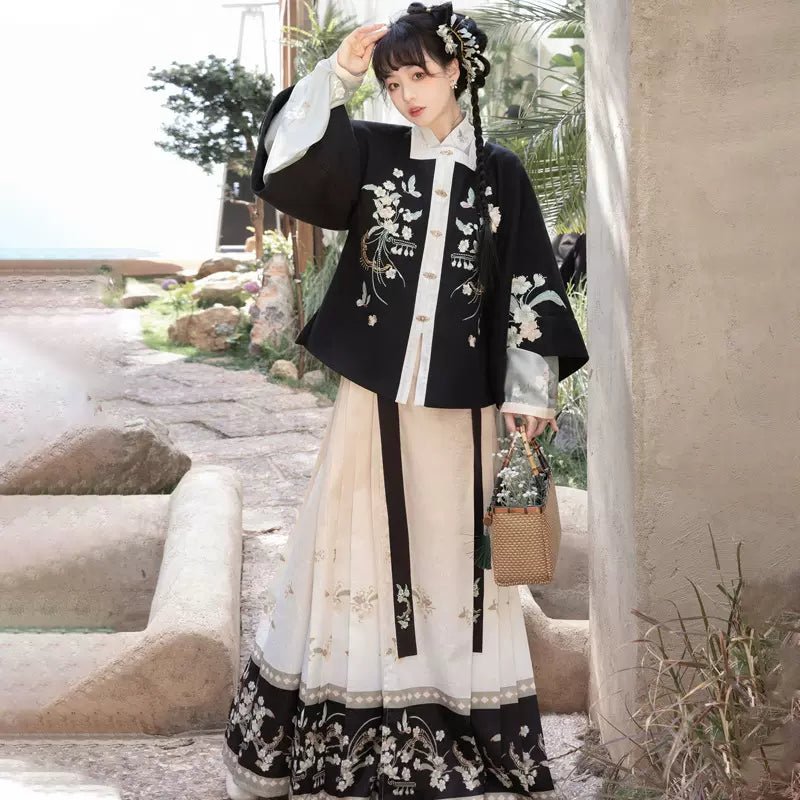 【Hanfu】Elegant Blossoms by the Water | Ming Style Hanfuhan fu Chinese han fu hanfu male tang dynasty clothes chinese hanfu tang dynasty outfits traditiona hanfu dress chinese hanfu chinese style dress dress fashion cheongsam dress q