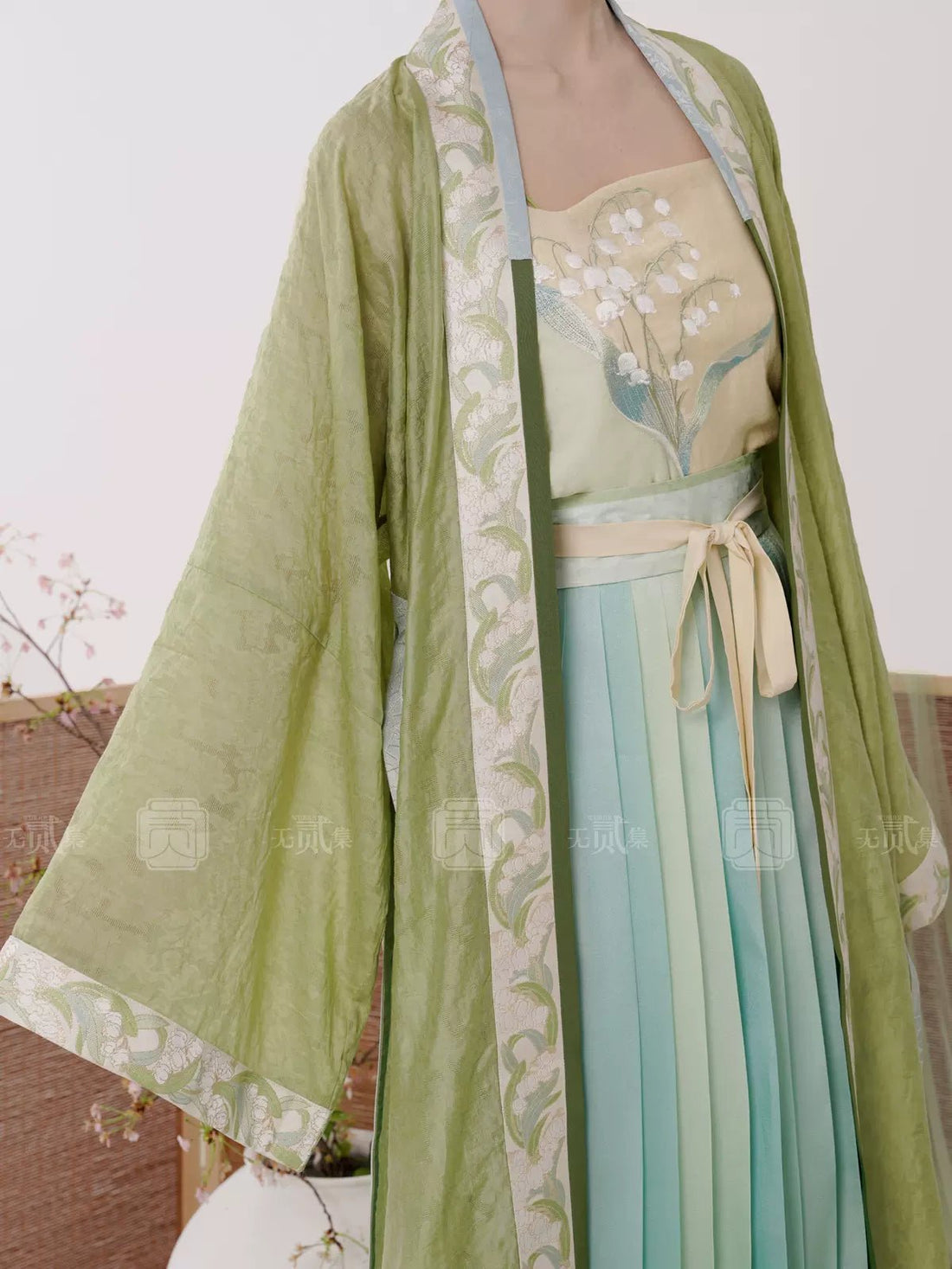 【Hanfu】Emerald Harmony in Spring | Song Dynasty Hanfuhan fu Chinese han fu hanfu male tang dynasty clothes chinese hanfu tang dynasty outfits traditiona hanfu dress chinese hanfu chinese style dress dress fashion cheongsam dress q