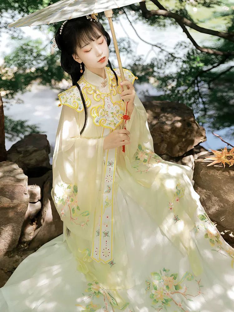 【Hanfu】Golden Dawn Elegance | Ming Style Hanfuhan fu Chinese han fu hanfu male tang dynasty clothes chinese hanfu tang dynasty outfits traditiona hanfu dress chinese hanfu chinese style dress dress fashion cheongsam dress q