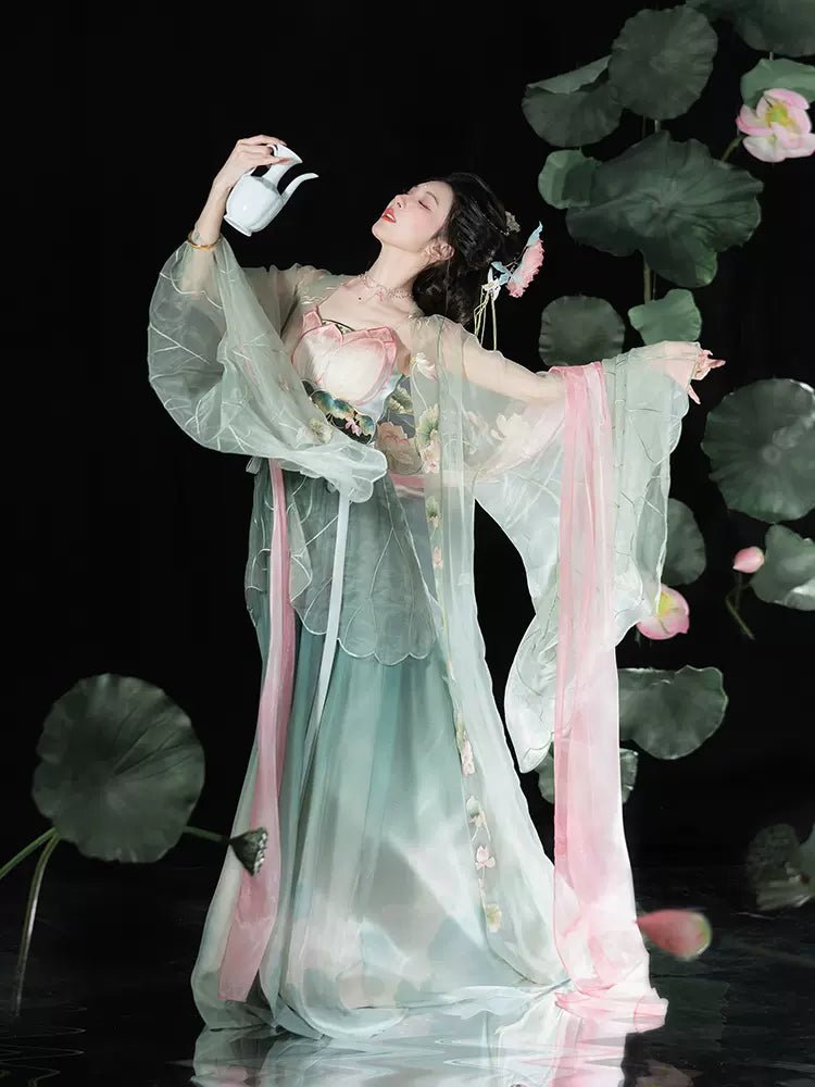 【Hanfu】Lotus in green waves|Tang three - piece sethan fu Chinese han fu hanfu male tang dynasty clothes chinese hanfu tang dynasty outfits traditiona hanfu dress chinese hanfu chinese style dress dress fashion cheongsam dress q