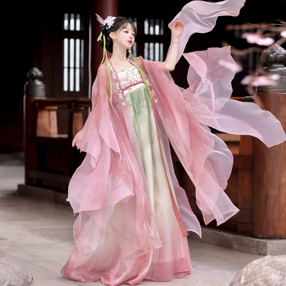 【Hanfu】Spring peach blossom weaving scenery|Tang's three - piece sethan fu Chinese han fu hanfu male tang dynasty clothes chinese hanfu tang dynasty outfits traditiona hanfu dress chinese hanfu chinese style dress dress fashion cheongsam dress q