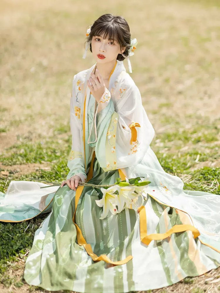 【Hanfu】The Delicate Spring Grass | Tang Style Hanfuhan fu Chinese han fu hanfu male tang dynasty clothes chinese hanfu tang dynasty outfits traditiona hanfu dress chinese hanfu chinese style dress dress fashion cheongsam dress q