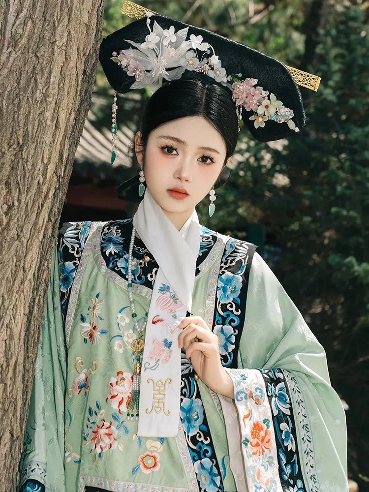 【Hanfu】Verdant Blossom Elegance | Qing Style Hanfuhan fu Chinese han fu hanfu male tang dynasty clothes chinese hanfu tang dynasty outfits traditiona hanfu dress chinese hanfu chinese style dress dress fashion cheongsam dress q